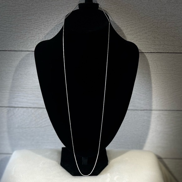 ✨ 30” Snake Chain Necklace - JUST IN! ✨ - Picture 5 of 9